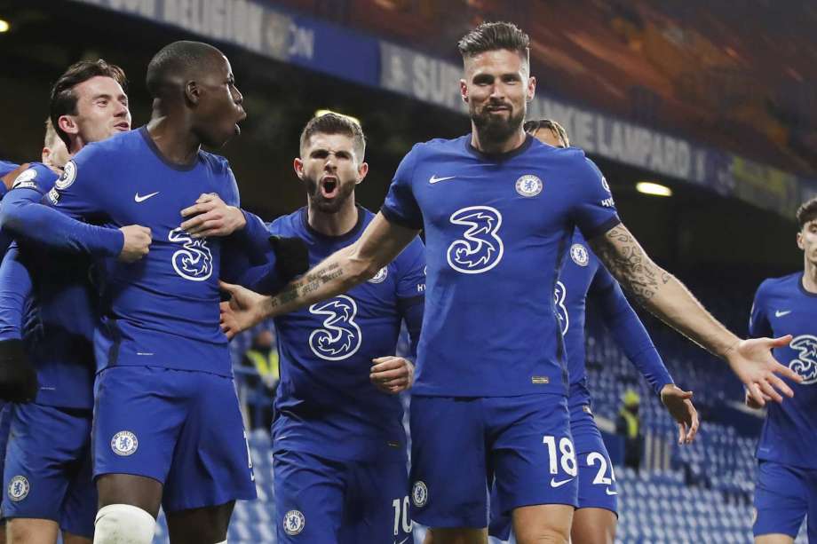 Olivier Giroud đóng góp cho Chelsea